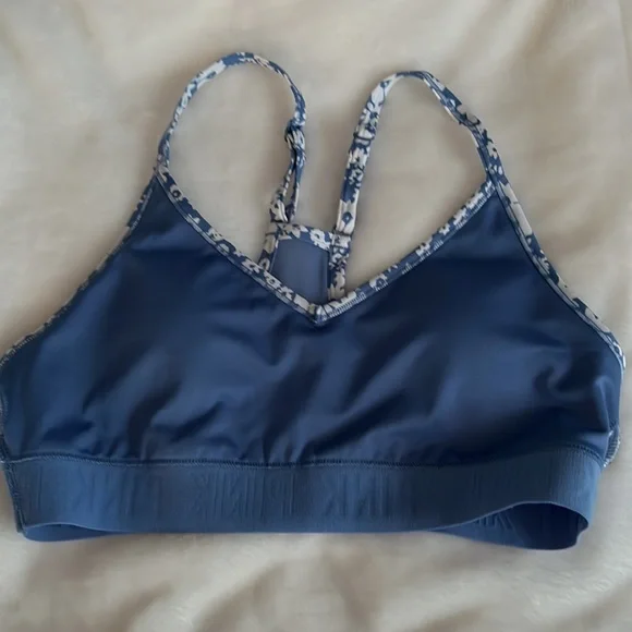 PINK Victorias Secret Active Sz xs Ultimate Lightly Lined Sports Bra Floral Blue - Picture 3 of 4